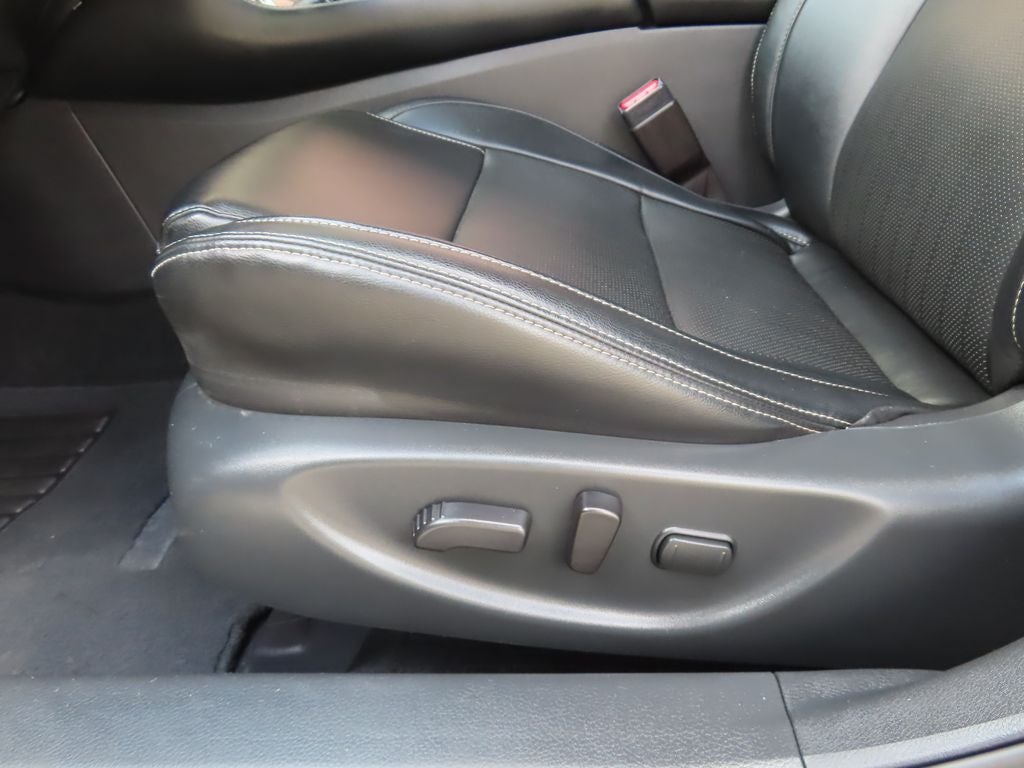 2023 Nissan Maxima SL