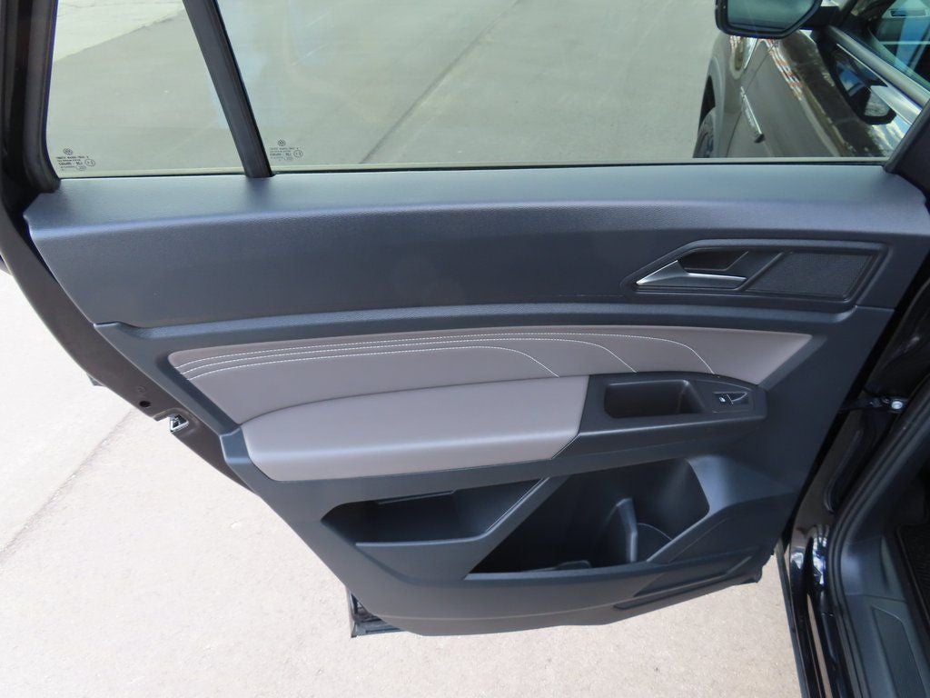 2023 Volkswagen Atlas Cross Sport 2.0T SEL R-Line