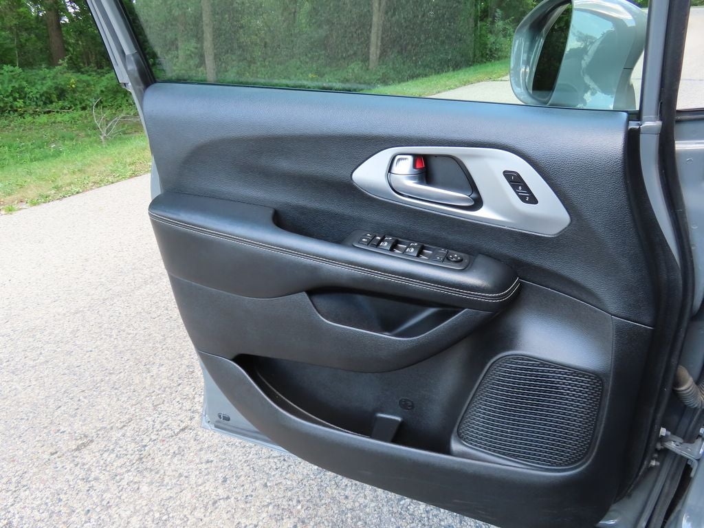 2020 Chrysler Pacifica Touring L Plus