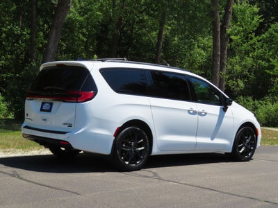 2024 Chrysler Pacifica Limited