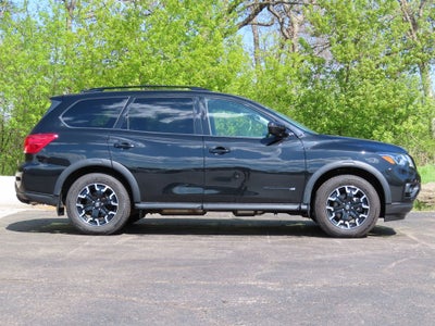 2020 Nissan Pathfinder SV