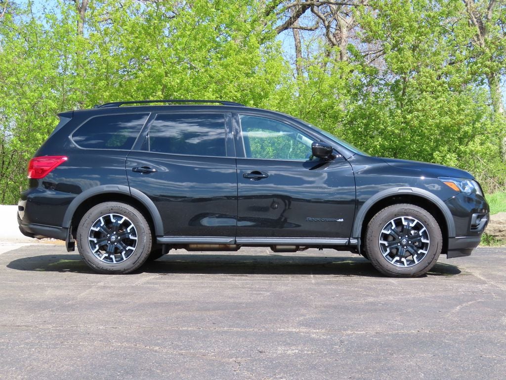 2020 Nissan Pathfinder SV