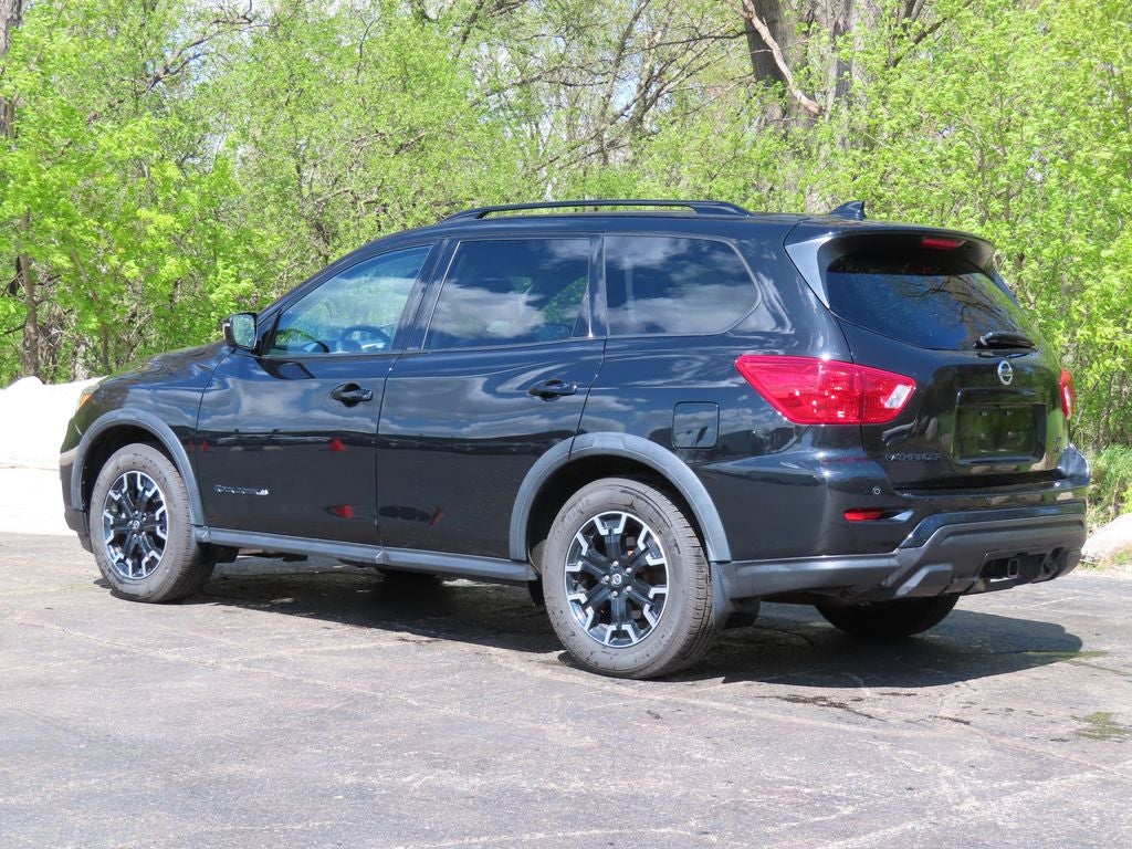 2020 Nissan Pathfinder SV