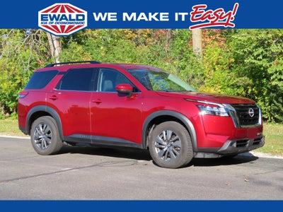 2024 Nissan Pathfinder SV