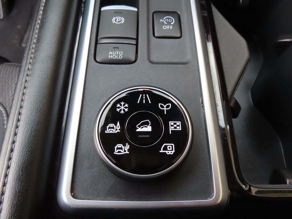 2024 Nissan Pathfinder SV