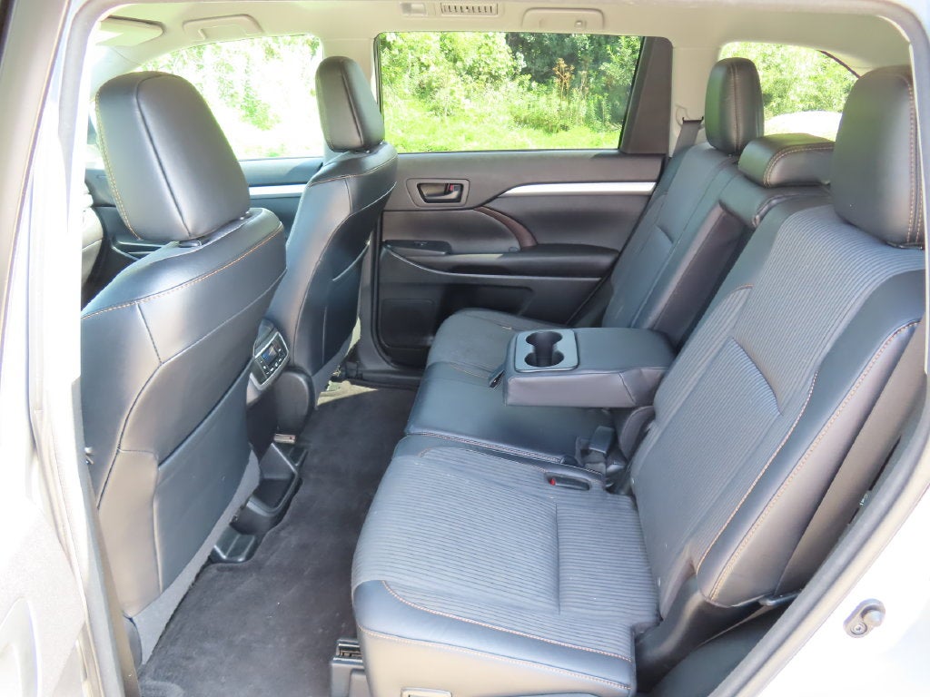 2016 Toyota Highlander LE Plus V6