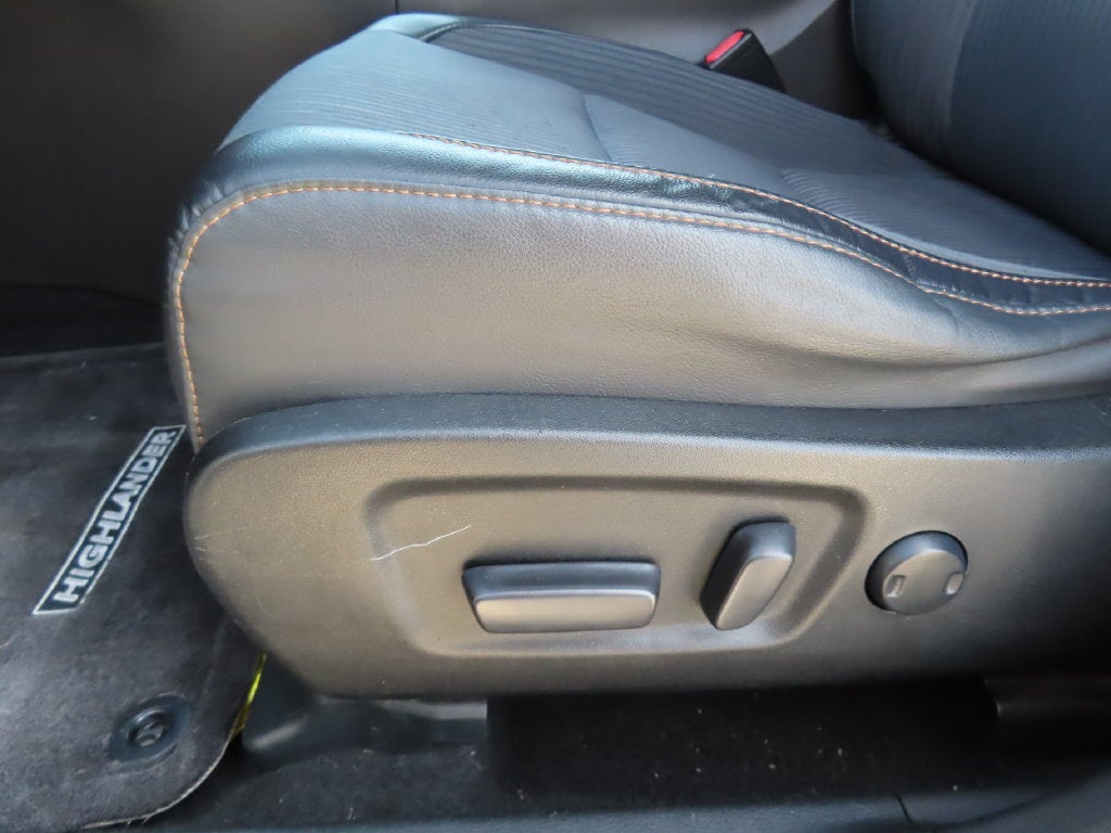 2016 Toyota Highlander LE Plus V6