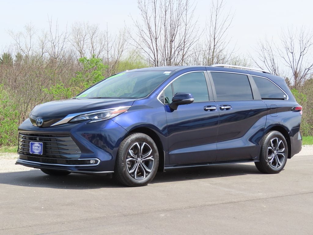 2025 Toyota Sienna Platinum 7 Passenger