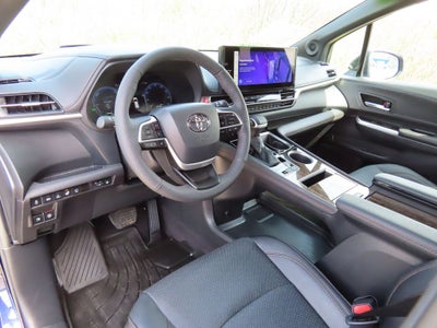 2025 Toyota Sienna Platinum 7 Passenger