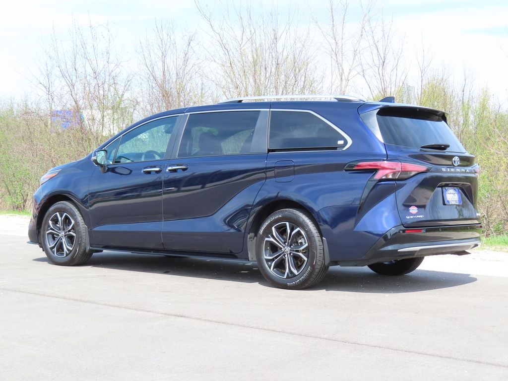 2025 Toyota Sienna Platinum 7 Passenger