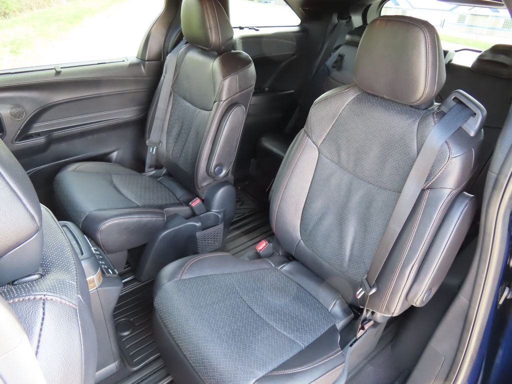 2025 Toyota Sienna Platinum 7 Passenger