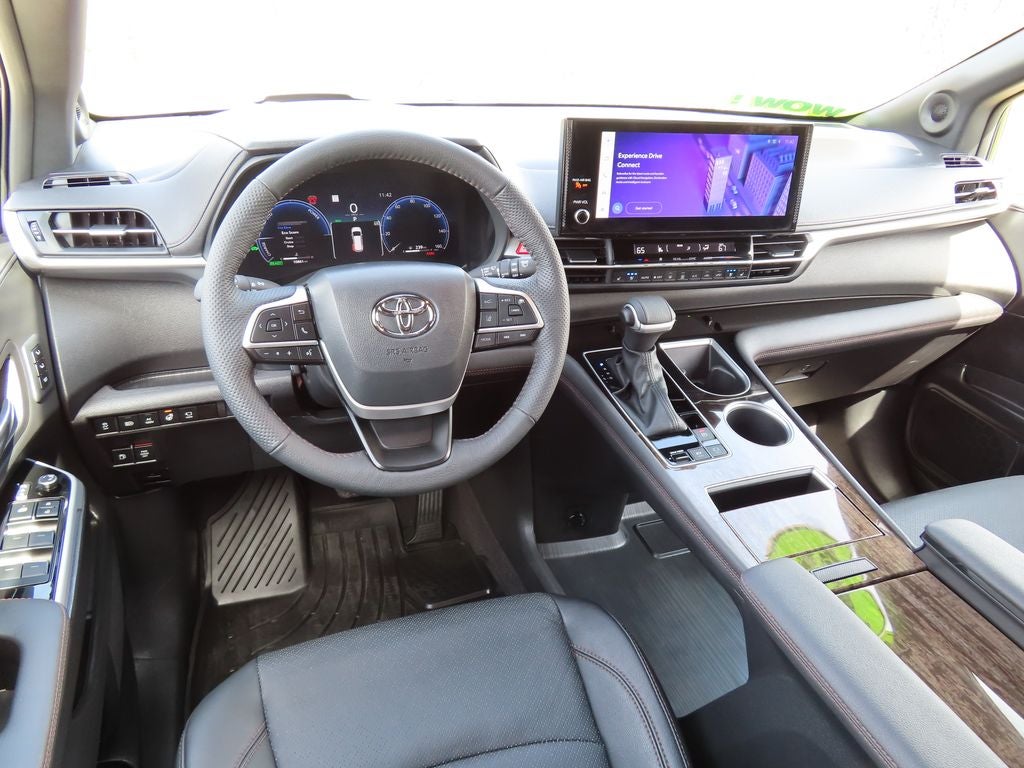 2025 Toyota Sienna Platinum 7 Passenger