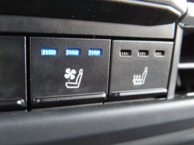 2025 Toyota Sienna Platinum 7 Passenger