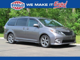 2017 Toyota Sienna SE 8 Passenger