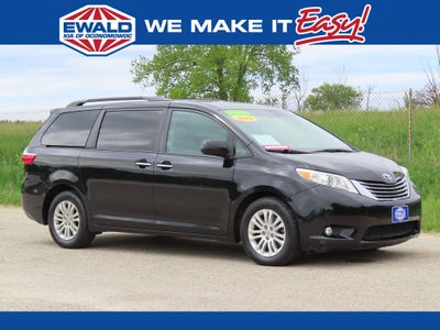 2016 Toyota Sienna XLE 8 Passenger