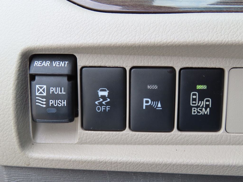 2016 Toyota Sienna XLE 8 Passenger