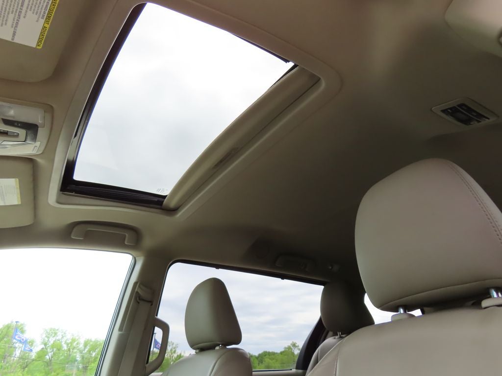 2016 Toyota Sienna XLE 8 Passenger