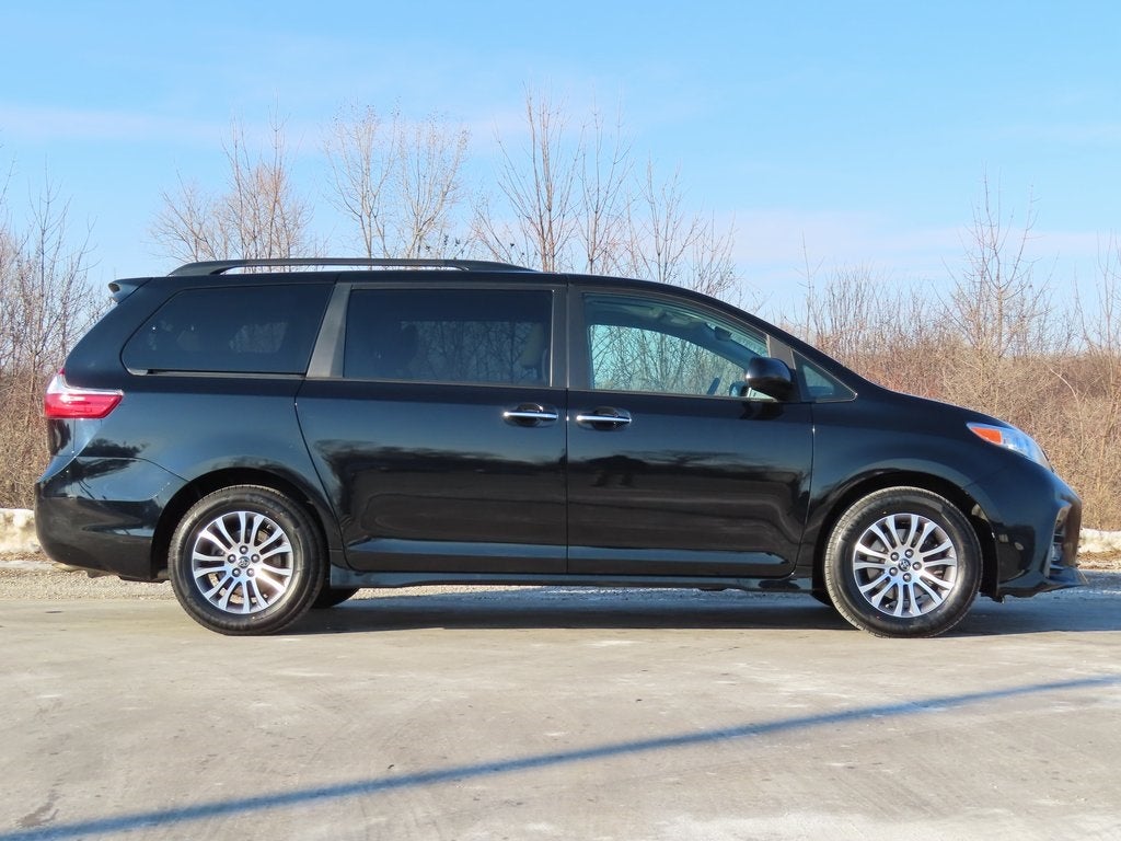 2019 Toyota Sienna XLE