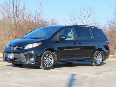 2019 Toyota Sienna XLE