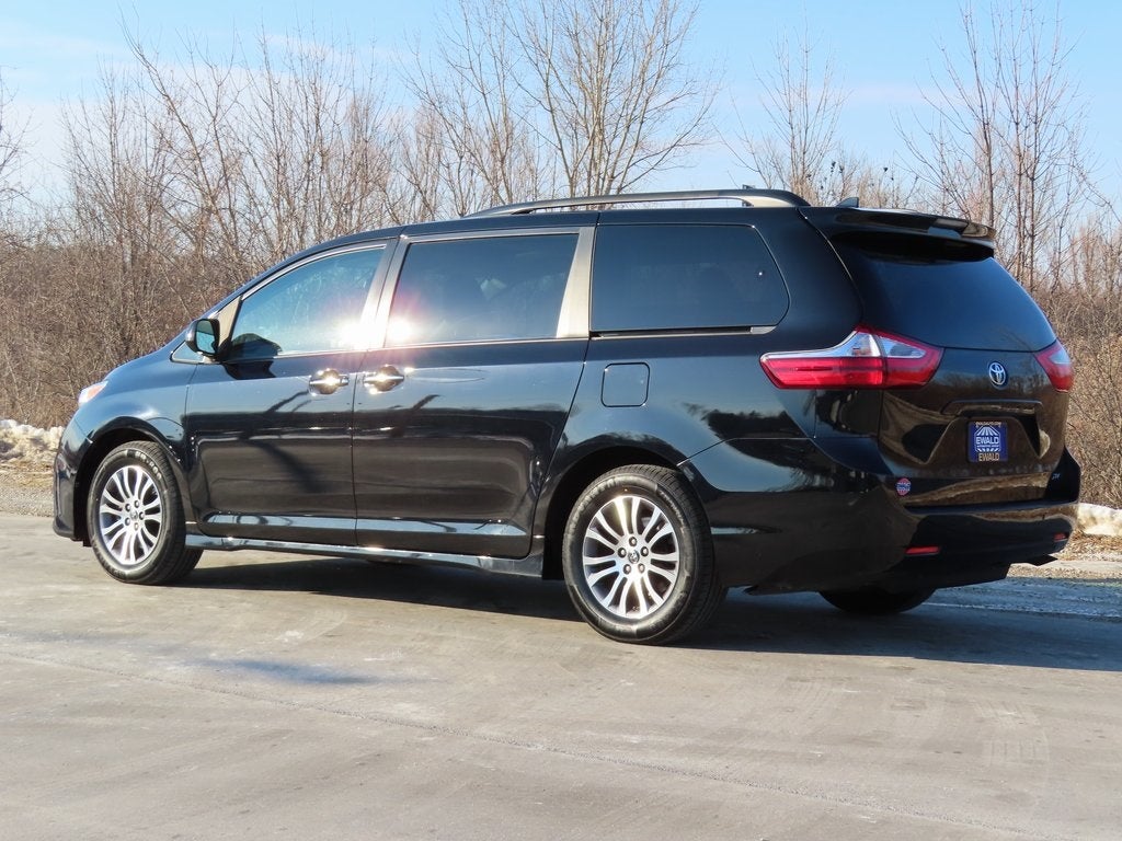 2019 Toyota Sienna XLE