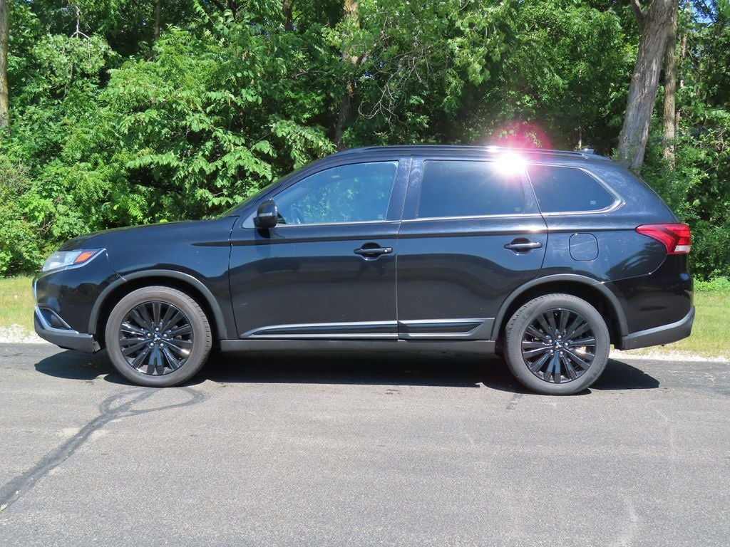 2020 Mitsubishi Outlander LE