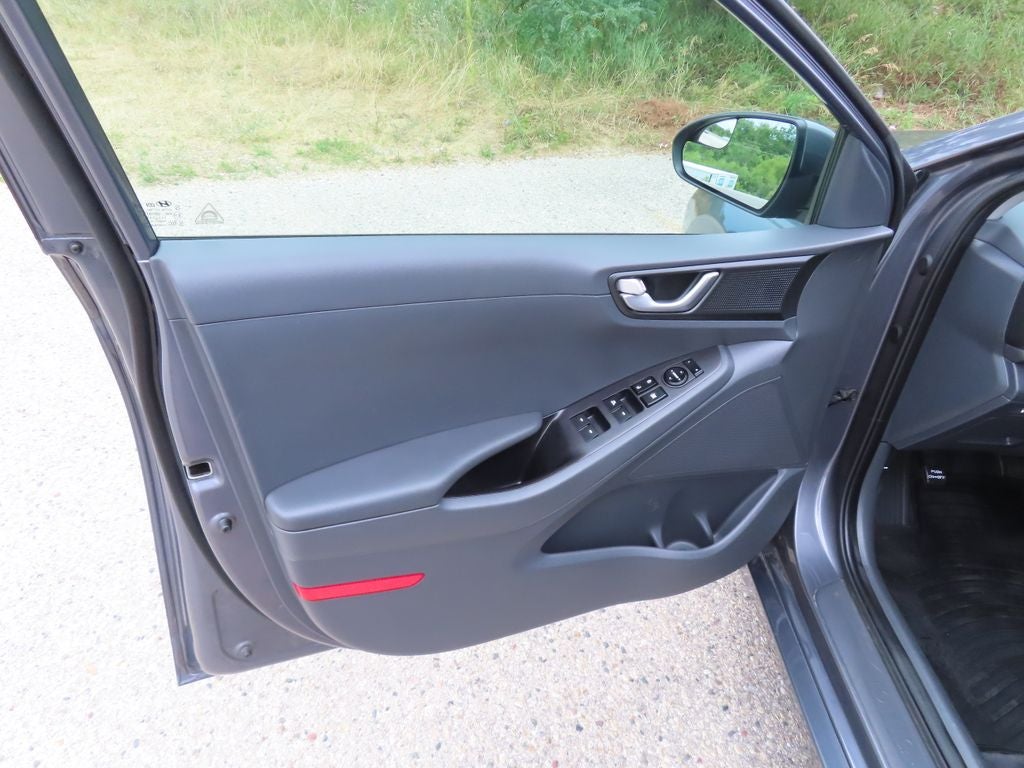 2017 Hyundai Ioniq Hybrid Blue