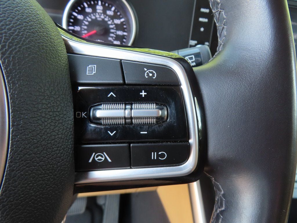 2024 Kia Carnival LX Seat Package