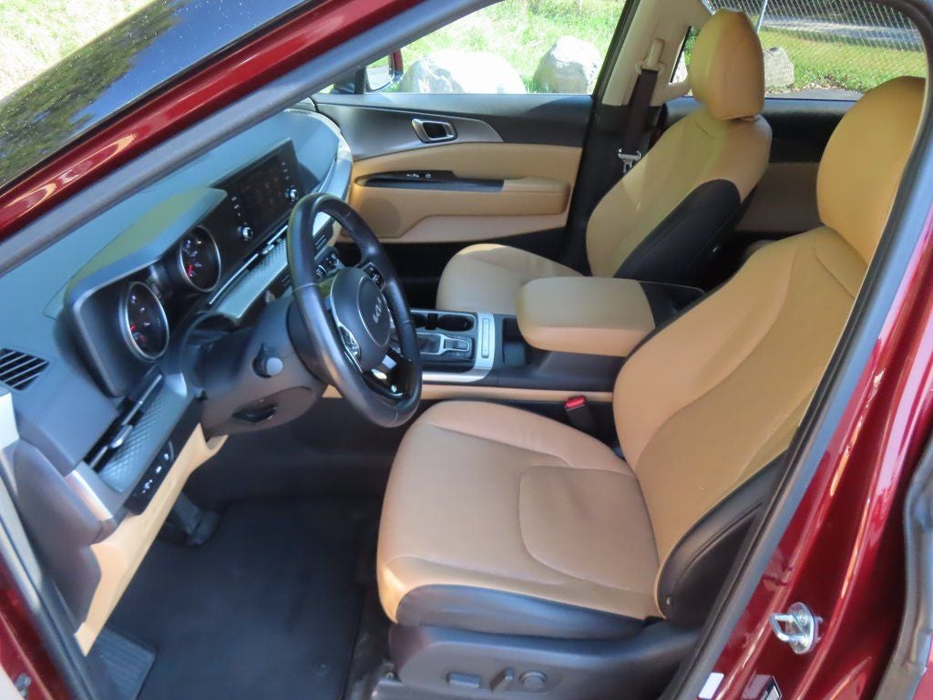 2024 Kia Carnival LX Seat Package
