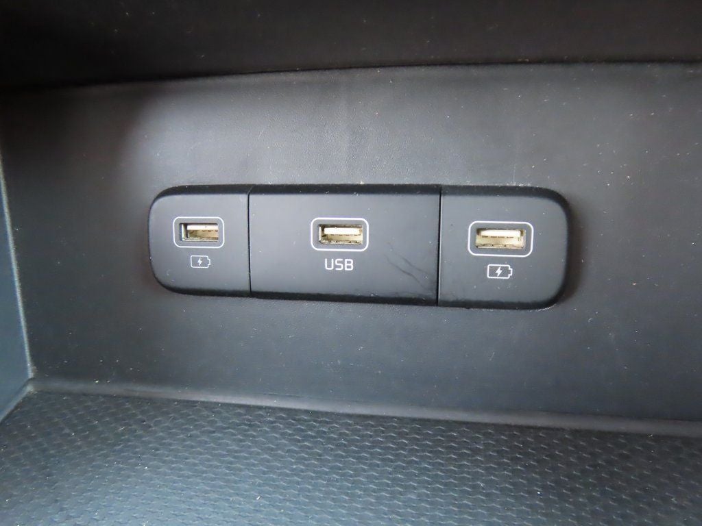 2024 Kia Carnival LX Seat Package