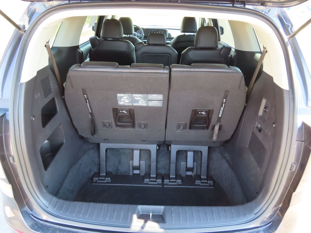 2023 Kia Carnival LX Seat Package
