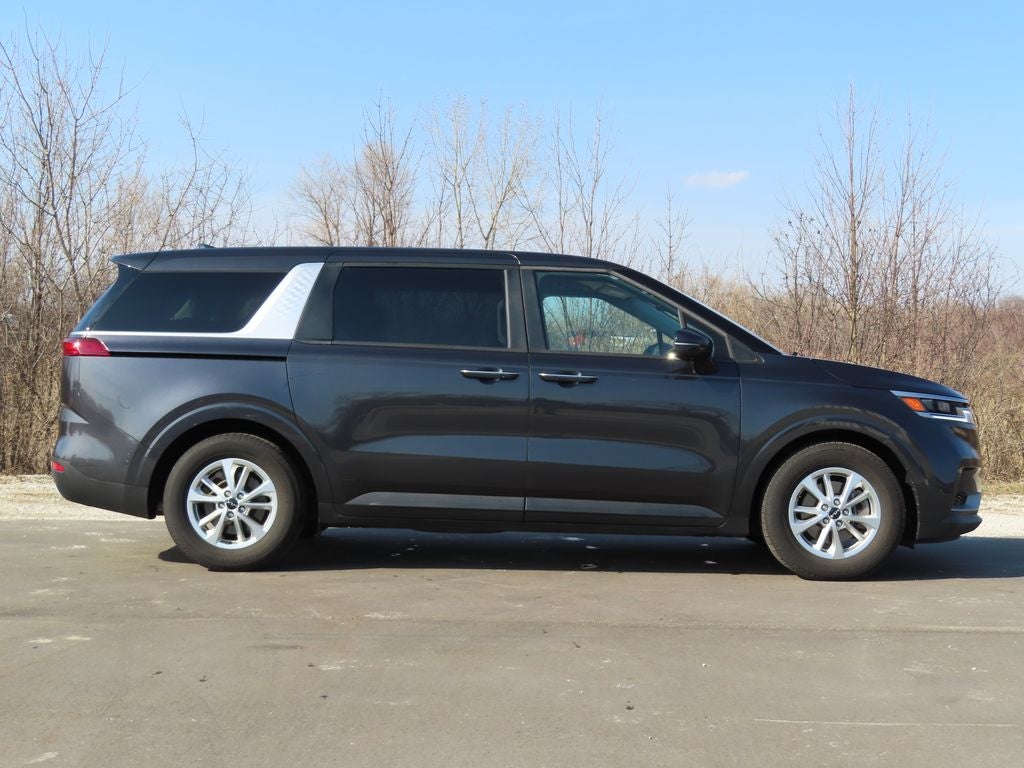 2023 Kia Carnival LX