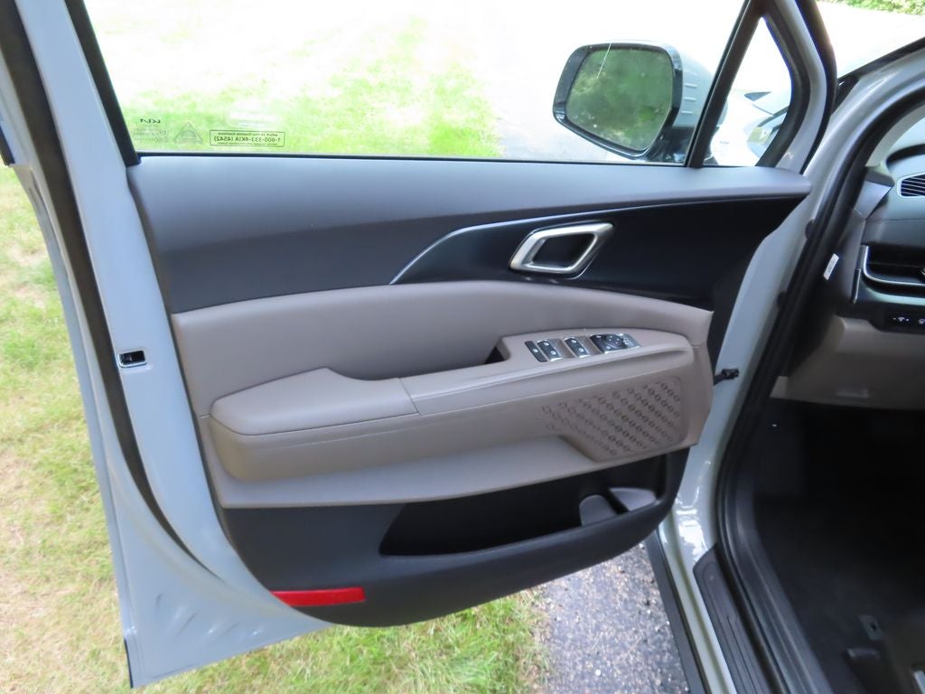 2027 Kia Carnival Hybrid LXS