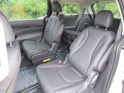 2027 Kia Carnival EX