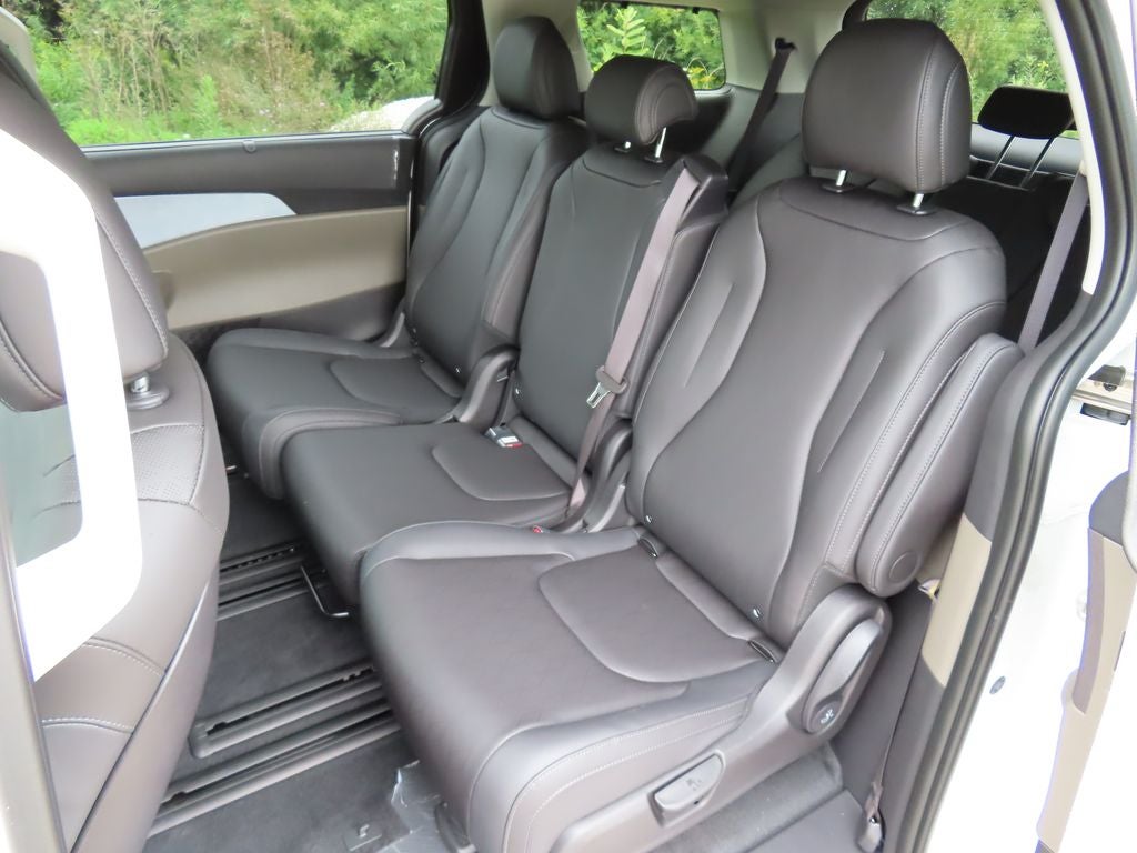 2027 Kia Carnival Hybrid EX