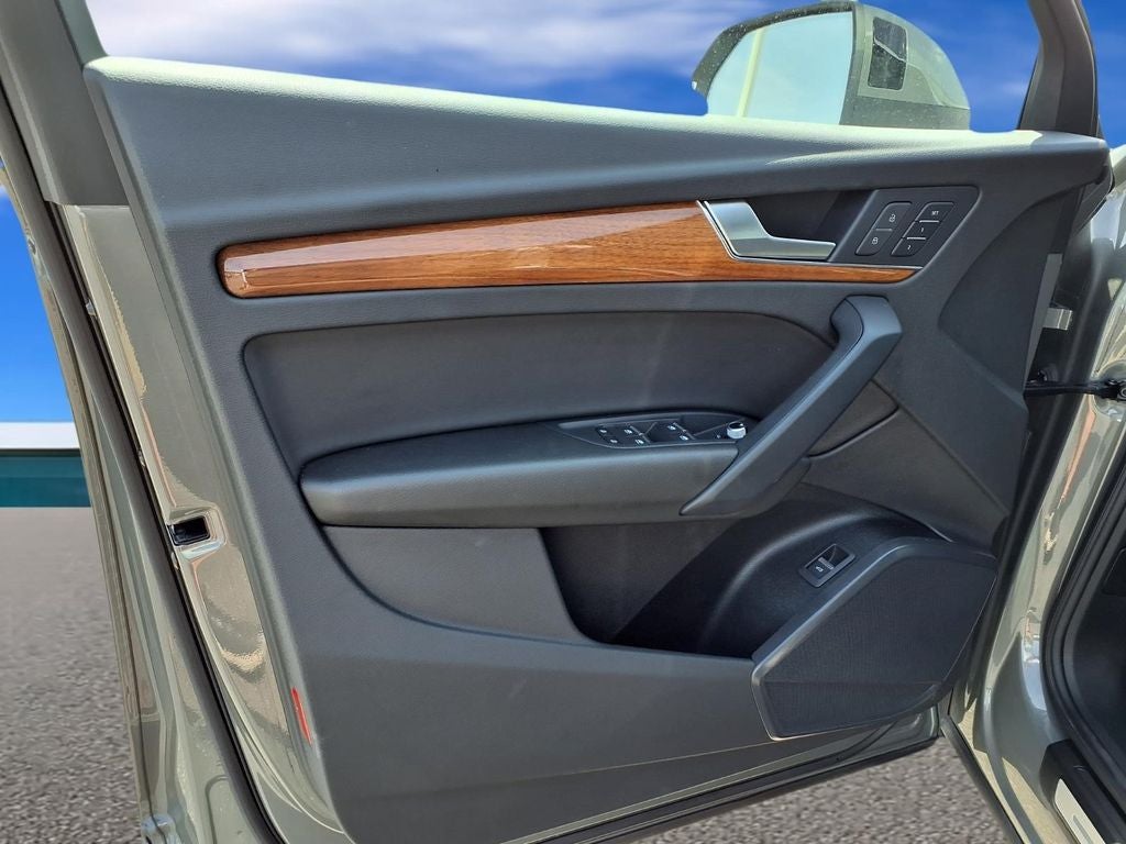 2023 Audi Q5 45 S line Premium quattro